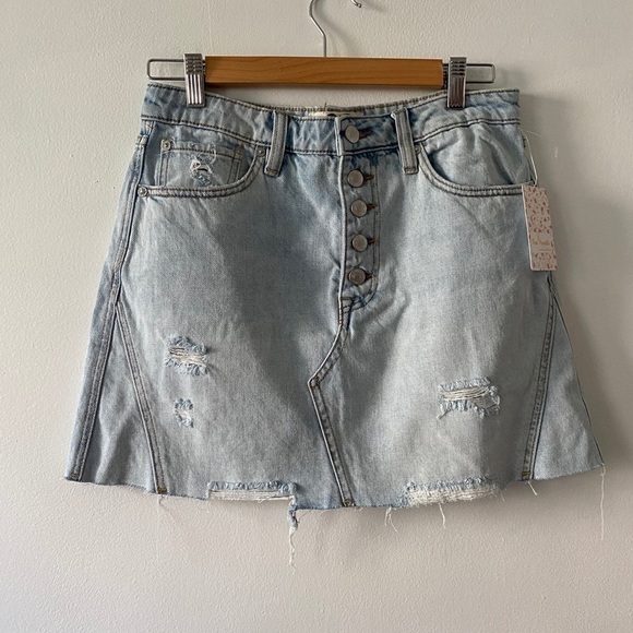 Free People Exposed Button Fly Frayed Boho Distressed Denim Mini skirt - Picture 4 of 7